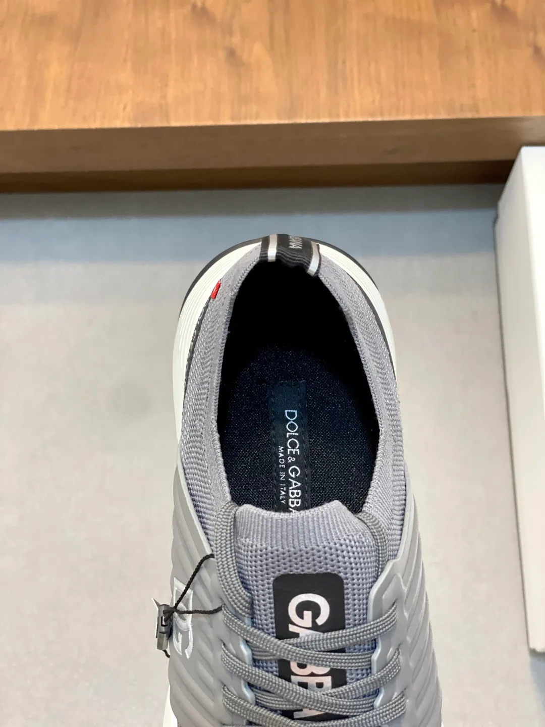 Men's Men's Shoes 💰700••New arrivals••Dolce&Gabbana••DG✔️High-end men's sports•casual shoes. Original goods from top counters. Original imported cowhide, multi-material splicing design ➕Imported cowhide lining, cowhide feet ➕Original TPR elastic outsole.  Size: 39-44 (38, 45 customized)